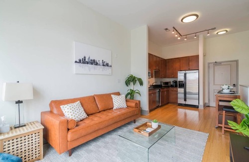Dilworth Apartment | City views in the heart of Dilworth & South End/Fast Wifi/Spectrum tv,