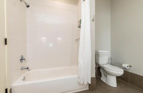 Rolling Mill Hill House | Cityview 604