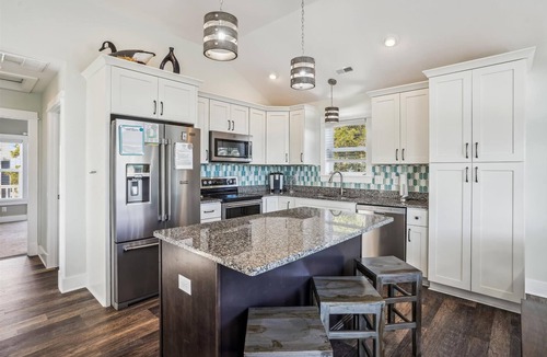 Whalehead Beach House | CL-8 "Southern Nights" Sat-Sat Semi-Soundfront Pvt Pool and Hot Tub Corolla Light!