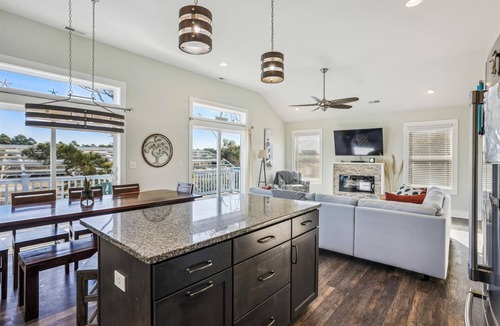 Whalehead Beach House | CL-8 "Southern Nights" Sat-Sat Semi-Soundfront Pvt Pool and Hot Tub Corolla Light!