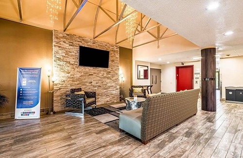 Cornelius Hotel | Clarion Inn & Suites
