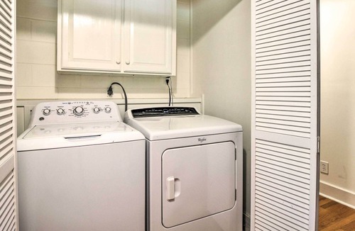 Montgomery House | Classic Family Home, 12 Miles to Downtown