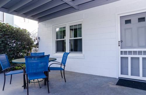South End House | Classic pet-friendly lower level 3 bedroom duplex!