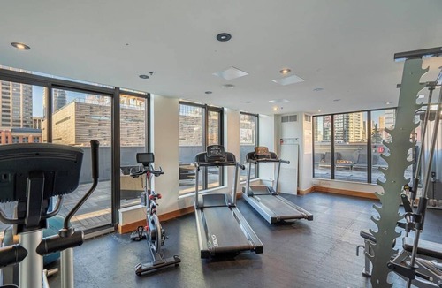 Beltline Apartment | Classy & Comfortable Sub-Penthouse w Pool, AC