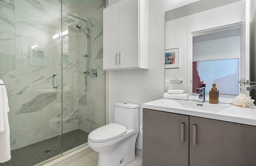 Beltline Apartment | Classy & Comfortable Sub-Penthouse w Pool, AC