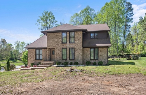 Sedgefield House | Classy Cozy Close to everything Spacious 4-bedroom house in marvelous Greensboro