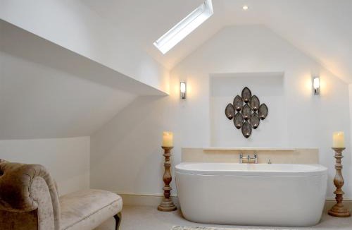 Llanrhychwyn House | Clawdd Gwyn