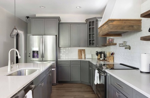 Clayton House | Clayton 3BR Modern Farmhouse & Downtown Sleeps 8