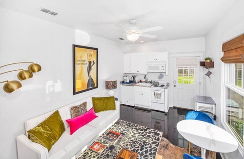 Lockeland Springs Cottage | Clean, comfortable and modern cottage in trendy and historic Lockeland Springs
