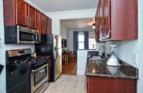 Dilworth Condo | Clean Dilworth 1BR King Condo | Balcony | Walkable