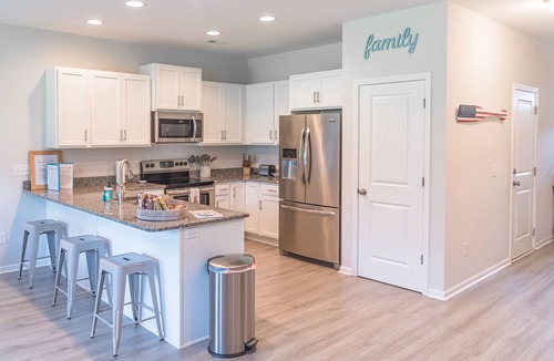 Hampstead House | Clean New Townhome: Comfort and Convenience Await!