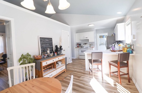 Hampstead House | Cleanest place to lay your head-Relax and Recharge @ The Break-Away!