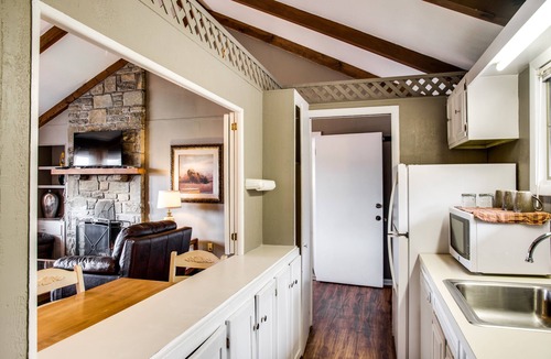 Blowing Rock Hotel | Cliff Dwellers Inn