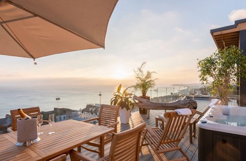 St Leonards-On-Sea House | CLIFFHANGER: Stunning Beach Views