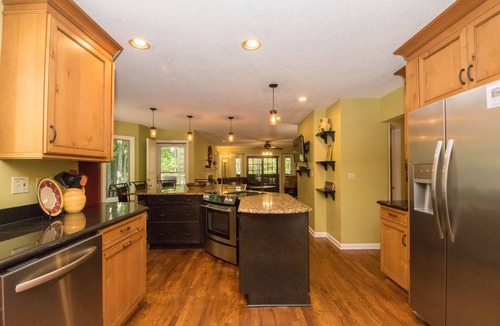Skyland House | Close to Asheville-Family Home, Dog Frndly, Hot Tub, Deck, 5BR/3.5 Bath, Game Rm