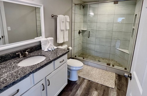 West Side Historic District Apartment | close to downtown Hendersonville