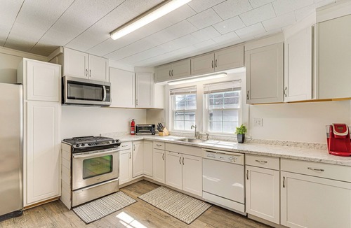 Roxboro House | Close to Shops, Eats & Hospital: Roxboro Retreat