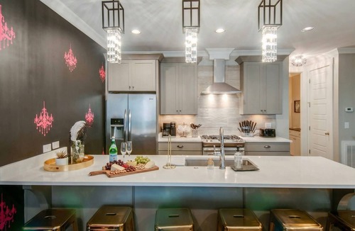 Eighth Avenue House | Close to the Gulch - Book Today