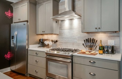 Eighth Avenue House | Close to the Gulch - Book Today