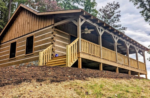 Traphill Cabin | Closest Vacation Rental to NC's Stone Mountain State Park