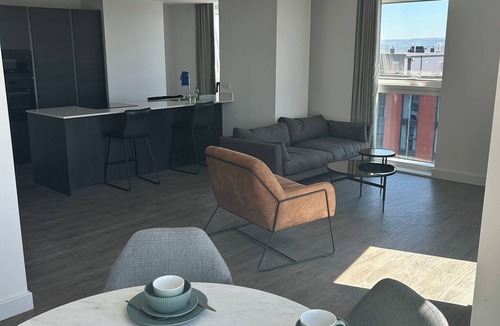 Northern Quarter Apartment | Cloud 32 | Luxury Skyline Stay in Manchester