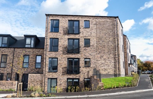 Birmingham Apartment | Co-Working Space, Gym Access & Free Parking