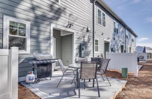 Morehead City House | Coastal Beaufort Abode - Pool Access, Near Beaches