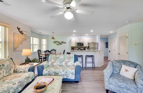 St. James Condo | Coastal Condo w/Screened Deck + Community Pool