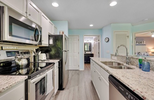 St. James Condo | Coastal Condo w/Screened Deck + Community Pool