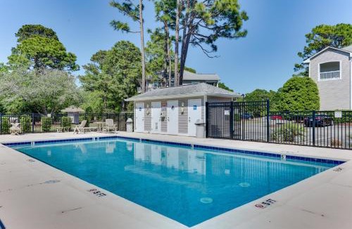 St. James House | Coastal Condo w/Screened Deck + Community Pool