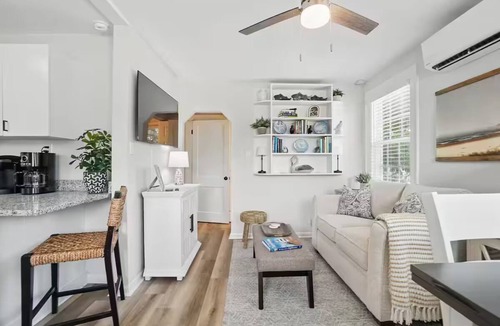 East Ocean View House | Coastal Cottage! Oceanview! Beach Getaway!