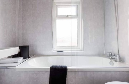 Seaham Cabin | Coastal elegance at Seaham Lodge
