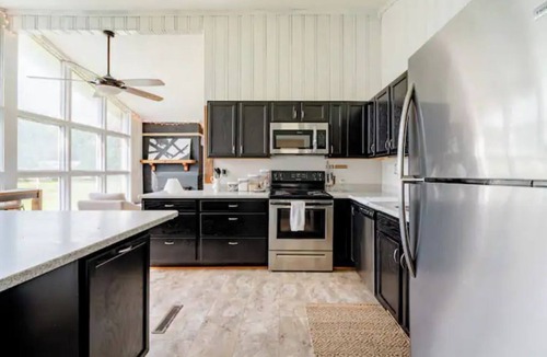 Havelock House | Coastal Getaway- Entire place
