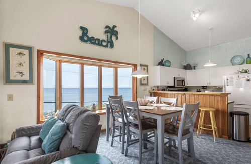 Kitty Hawk House | Coastal Jade (Formerly Donedragon): Semi-oceanfront, Shared Pool & Spa