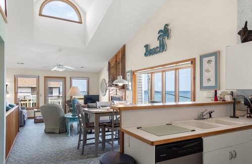 Kitty Hawk House | Coastal Jade (Formerly Donedragon): Semi-oceanfront, Shared Pool & Spa