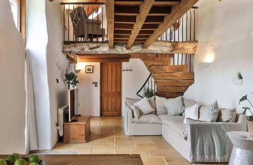 North Buckland House | Coastal luxury barn Saunton, Croyde EV/Dogs
