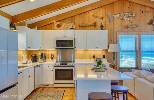 McCutcheon Field House | Coastal Memories - Beachfront 5-bdrm, 3 bth house with amazing views