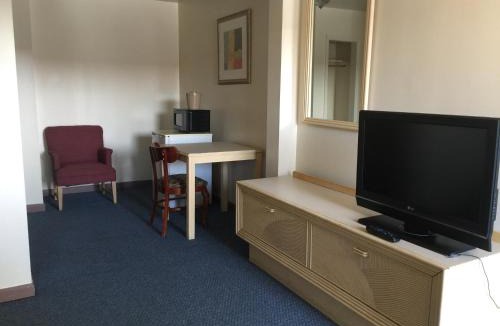 McCutcheon Field Hotel | Coastal Motel