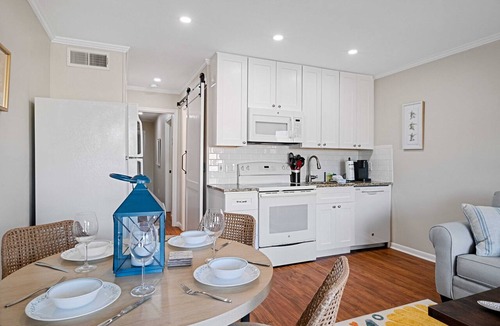 Folly Field Condo | Coastal Retreat Vibe w. Views - Beachfront Resort - Tennis & Pickleball OV B219