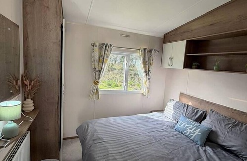 Widemouth Bay Resort | Coastal Retreat | Sleeps 6 | Pet Friendly | Bude