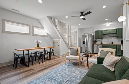 Rocky Point House | Coastal River Guesthouse