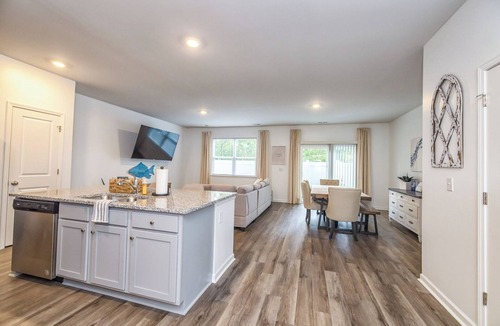 Murraysville House | Coastal Wilmington Townhouse - 10 Minutes to the Beach, Downtown & Airport