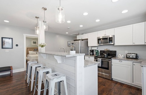 Wilmington Cottage | Coastal Wilmington Retreat near Cargo District, Riverwalk, Beaches, UNCW & CFCC