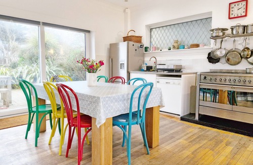 East Wittering Cottage | Coastal - Wittering - an annexe that sleeps 6 guests in 3 bedrooms