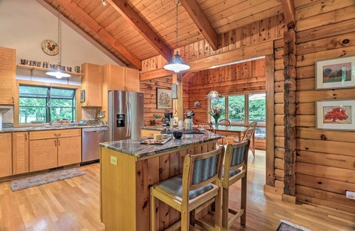 Canton Cabin | 'Cold Mountain Reflections' Cabin w/Game Room!