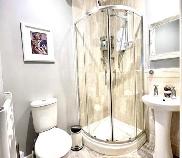 Thatcham House | Colthrop Manor B&B