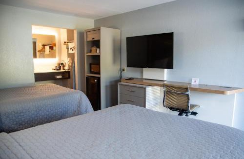 Lynn Hotel | Columbus Inn and Suites