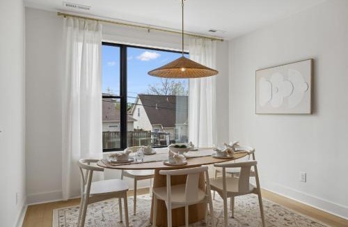 Hurwood Heights House | Combined Nashville Twin Townhomes 6BR Hot Tubs