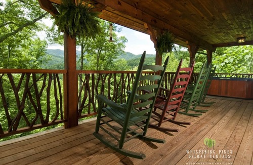 Bryson City Cabin | Come and enjoy Bryson City! Just minutes from NOC, Deep Creek, GSMNP, Fishing!