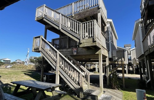 Hatteras Condo | Come play in the sand and build the perfect "Sandcastle" vacation!